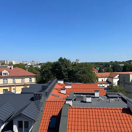 Franciszkanska 3 *